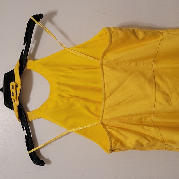 Jessica Simpson,  12, Yellow - Picture 6 of 12